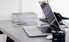 辦公桌擺設(shè)有講究，辦公桌怎么擺放能帶來好運(yùn)?